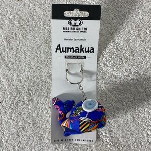 5/$35 Malibu Shirts Aumakua Whale Keychain NWT